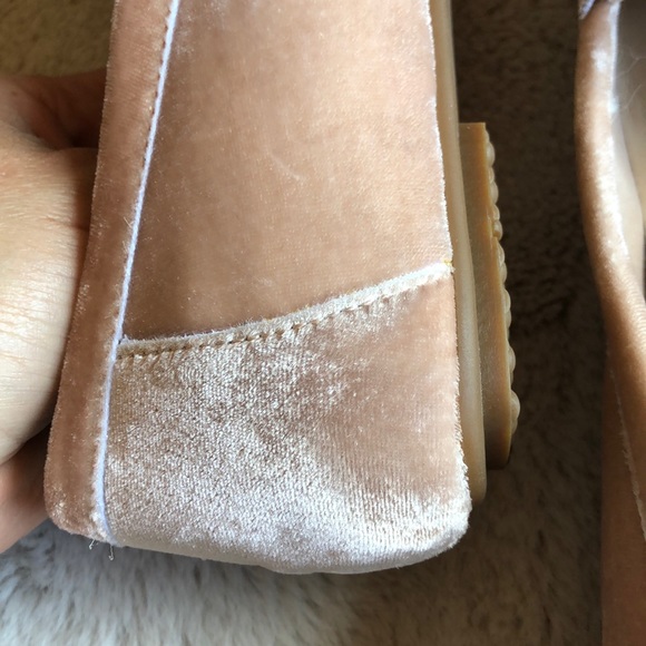 🎀 Velvet Moccasins with Grosgrain Bow 🎀 - Picture 11 of 12